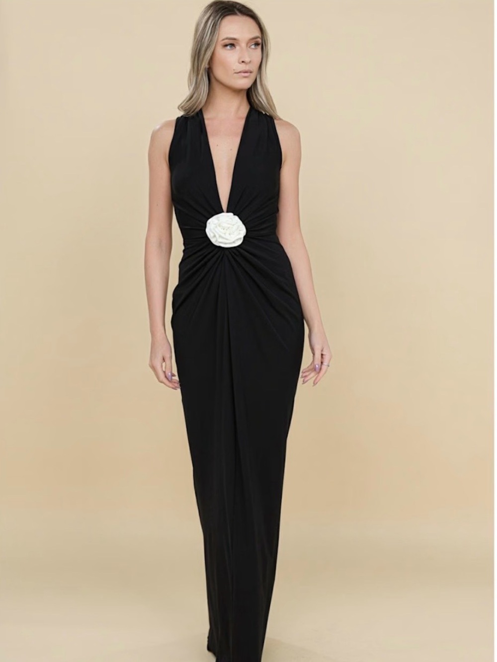 Elegant Black Evening Gown with White Rosette Detail Size XS/S